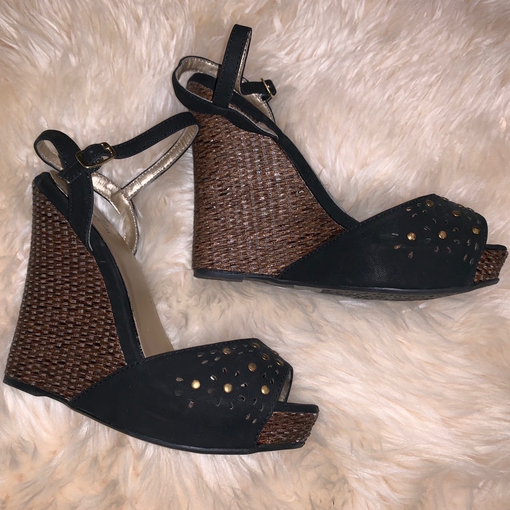 Black 7.5 Wedges.